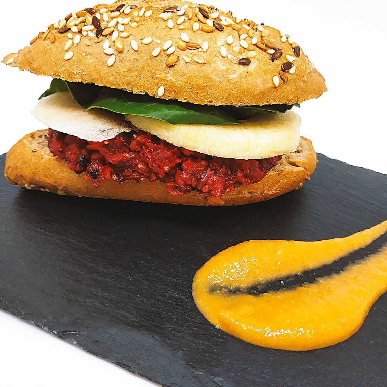 Hamburguesa vegana de remolacha y garbanzos