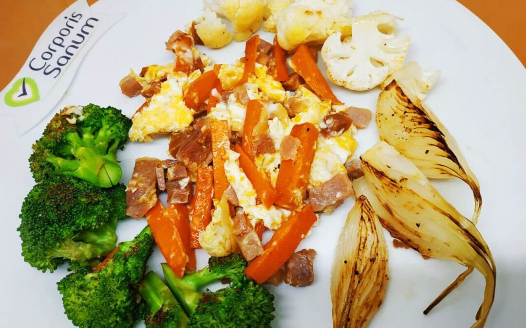 Salteado de Verduras con Jamón y Huevo