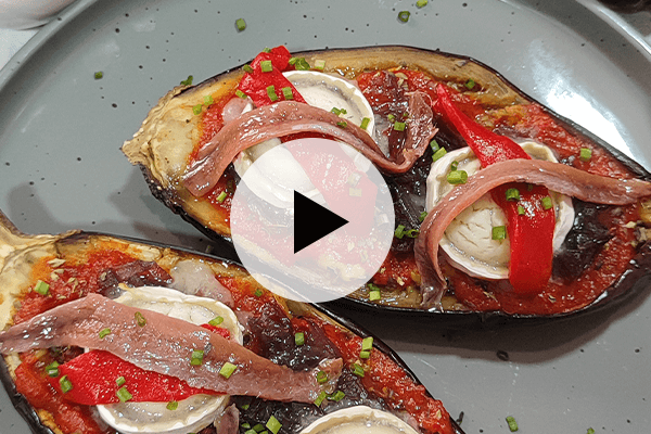 Berenjenas al Horno con Queso de Cabra,Cebolla Caramelizada y Anchoas